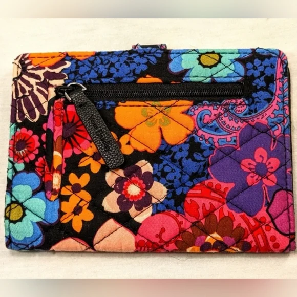 Vera Bradley Wallet/Passport holder. NWOT - Picture 4 of 4